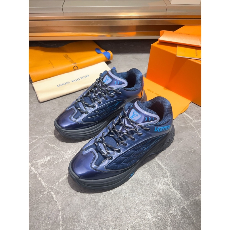 l**is V*t*n sneakers